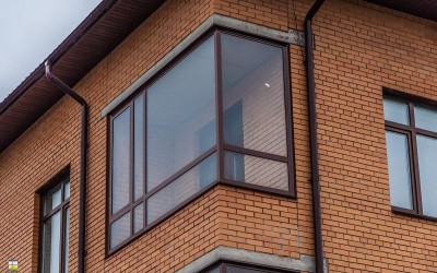 Алюмінієві вікна: чи варто вибирати скління алюмінієм?