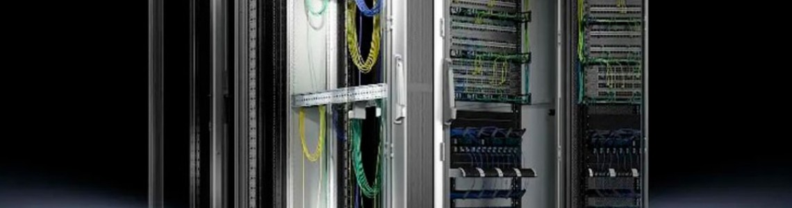 Улучшение работы сетевых систем через использование серверных шкафов и стоек