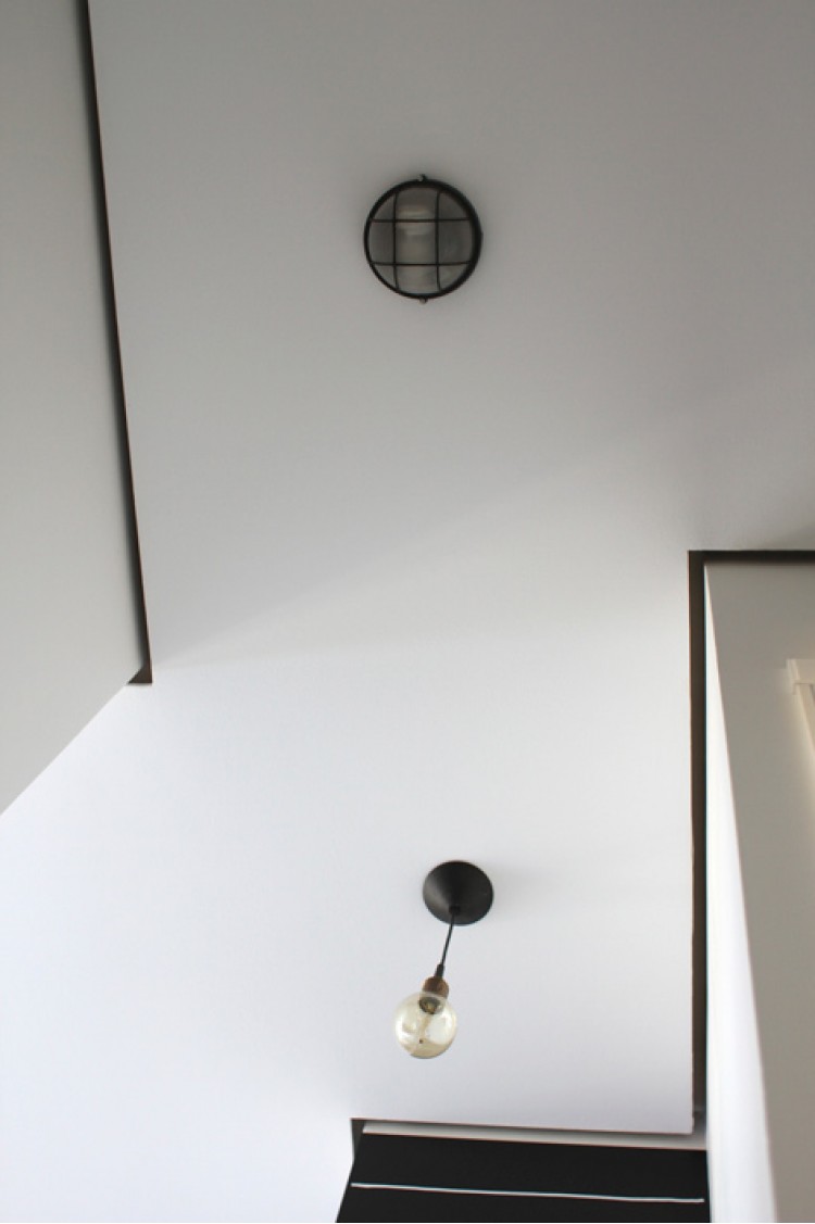 Стильна люстра - Дизайн 2-кімнатної квартири Soft Scandinavian Loft, 40 м.кв - дизайнер Іра Сазонова