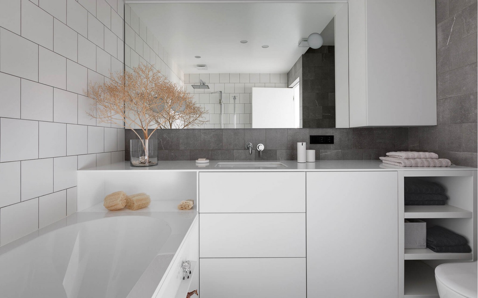 Ванна - Дизайн-проект 3-кімнатної квартири White Freedom, 93м.кв - студія дизайну Azovskiy + Pahomova