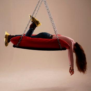 Качель с подвесной подушкой