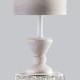 Стельовий світильник із масиву ясена, металу та вінтажного кришталевого абажура