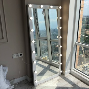 Зеркало для визажиста Диана