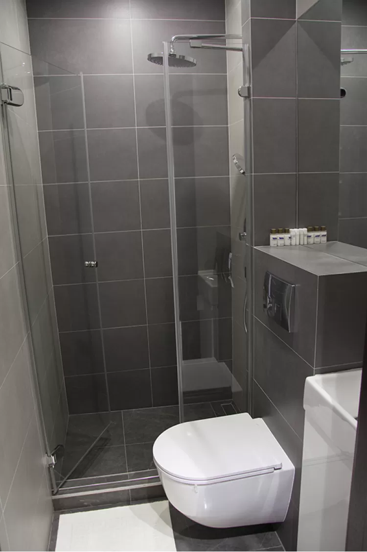 Гостевой санузел в дизайн-проекте 2х-комнатной квартиры в современном стиле, 71м.кв — дизайнер Катерина Кузьмук