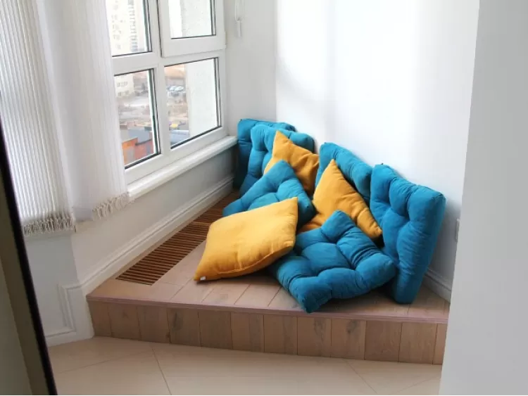 Фото интерьера: Дизайн зоны отдыха с панорамным видом на город – Квартира в скандинавском стиле площадью 113 м – 1536