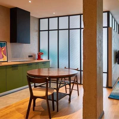 Кухня с обеденной зоной в дизайн-проект квартиры в ЖК Комфорт Таун