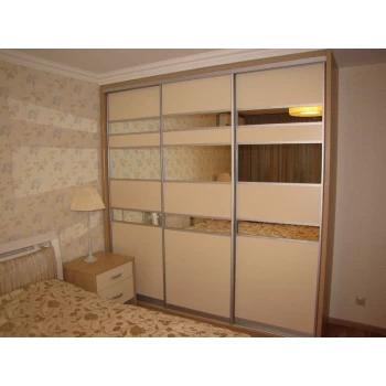 Шафа-купе для спальні на замовлення.
