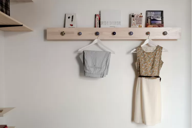 Декоративная полка   — Дизайн 1-комнатной квартиры Studio Open Space, ЖК Комфорт Таун, 40 м.кв — дизайнер Сазонова Ира