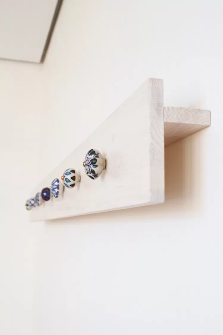 Декоративная полка — Дизайн 1-комнатной квартиры Studio Open Space, ЖК Комфорт Таун, 40 м.кв — дизайнер Сазонова Ира