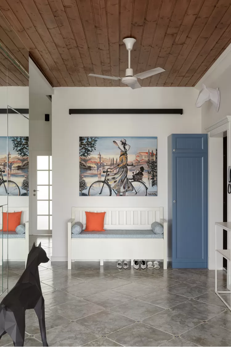 Арт прихожая — Дизайн-проект 2-комнатной квартиры "Forever young" White Cozy Home в ЖК River Stone, 85м.кв — дизайнер Сазонова Ира