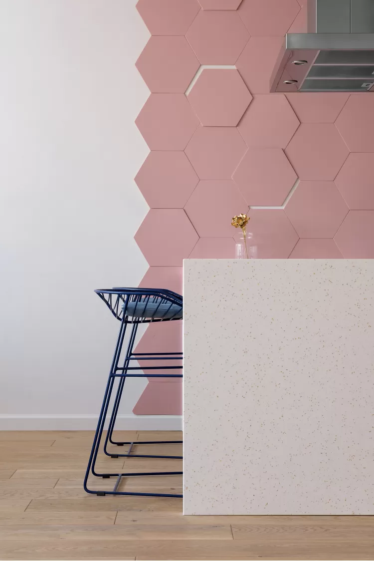 Остров на кухне — Дизайн-проект 2-комнатной квартиры "Forever young" White Cozy Home в ЖК River Stone, 85м.кв — дизайнер Сазонова Ира