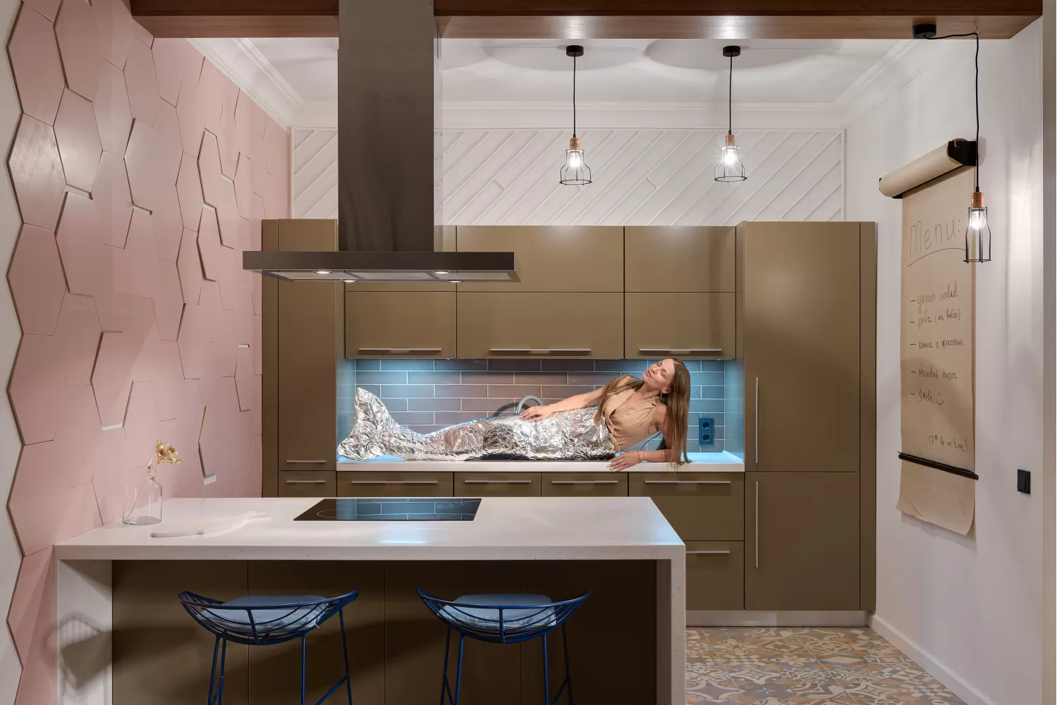 Русалка на кухне — Дизайн-проект 2-комнатной квартиры "Forever young" White Cozy Home в ЖК River Stone, 85м.кв — дизайнер Сазонова Ира