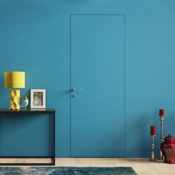 Двери скрытого монтажа в тон со стеной