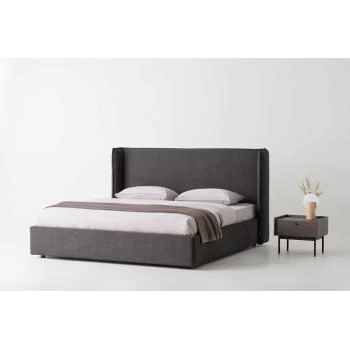 Naomi Nova