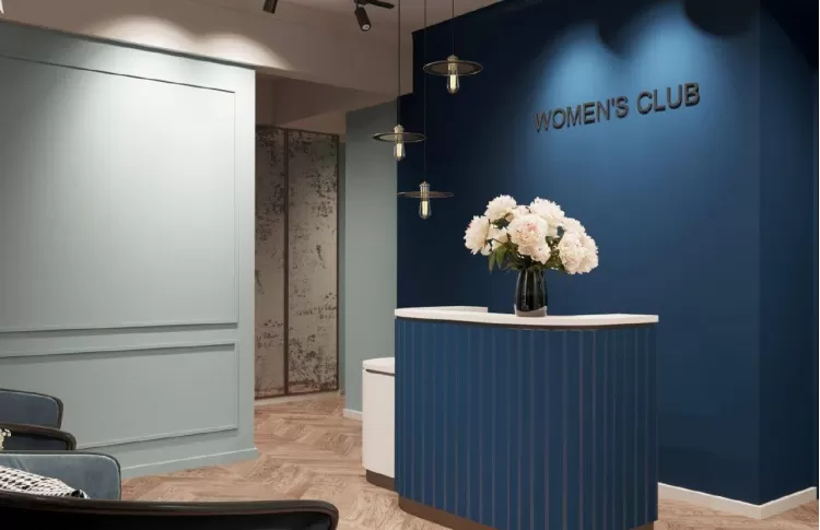 Ресепшн у дизайн-проекті салону краси Women's Club, 120 м. кв. - студія дизайну 10:02 Design Burean