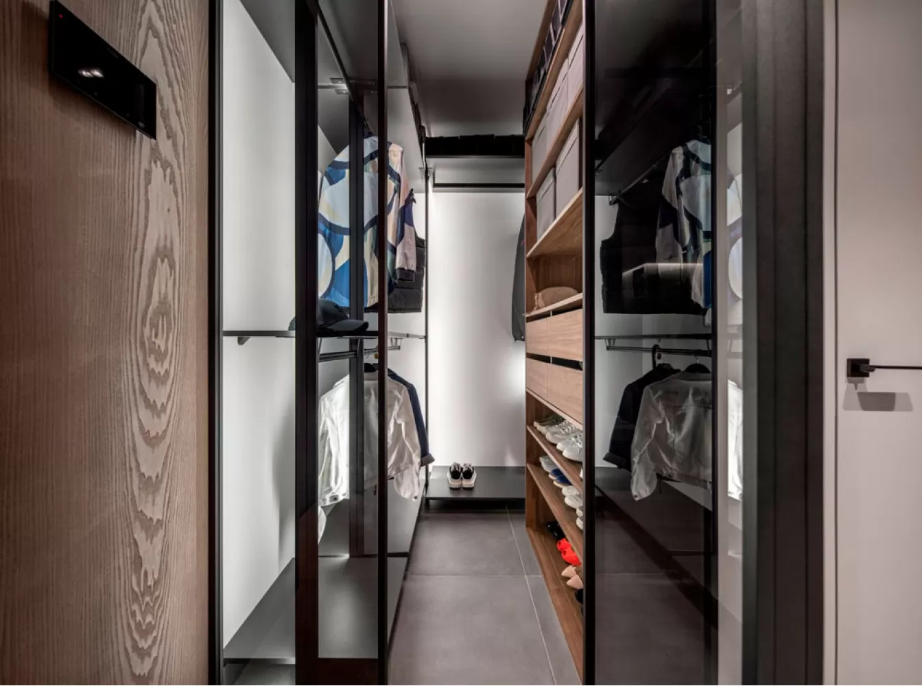 Гардеробная – лучшее фото дома № 2565