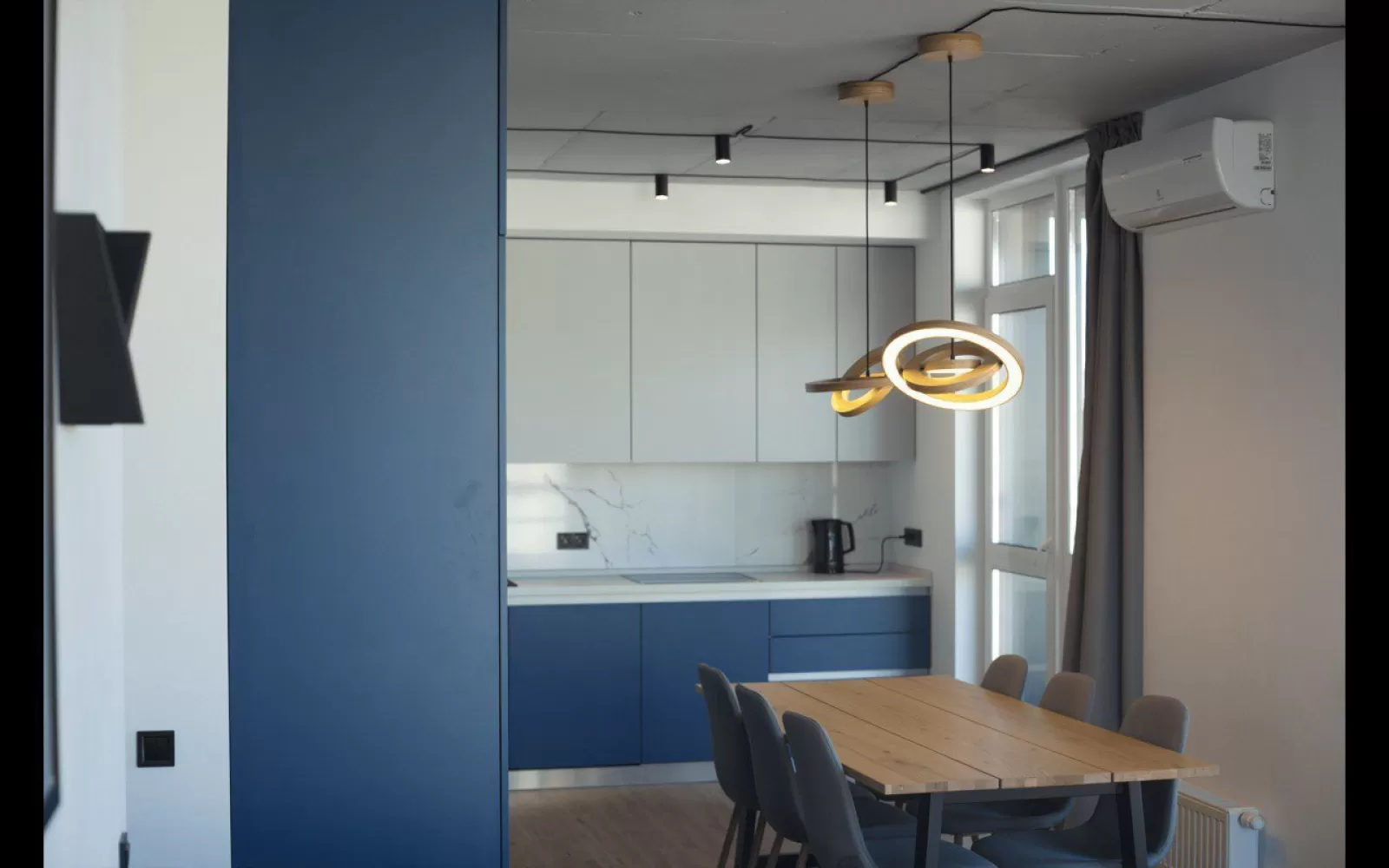 Кухня-столовая в дизайн-проекте 1-комнатной квартиры в ЖК Французкий квартал — 62м.кв. — Between the walls