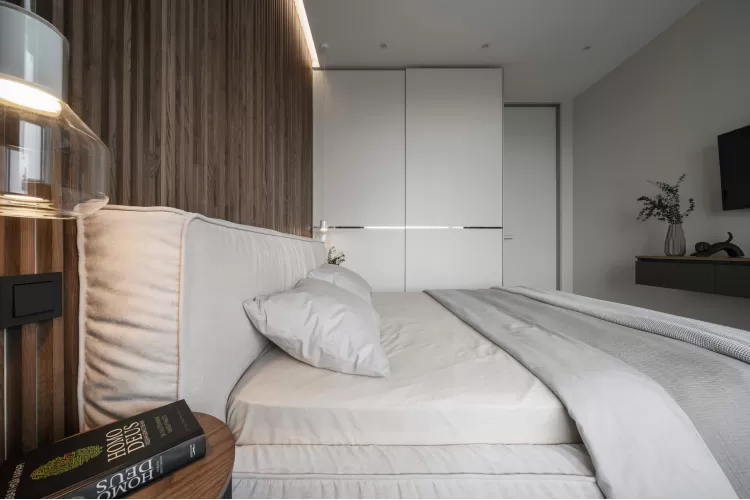 Спальня — Дизайн-проект 3-комнатной квартиры "Два Француза" в ЖК Alter Ego, 81м.кв — студия дизайна Novoselskiy Design