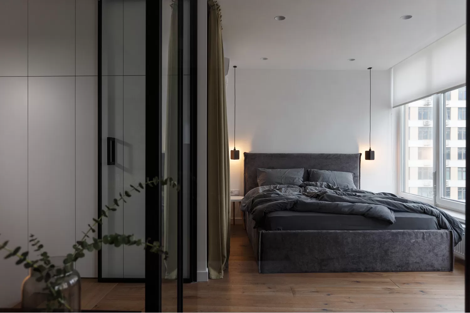 Кровать в дизайн-проекте квартиры-студии 47м.кв. — Svoya