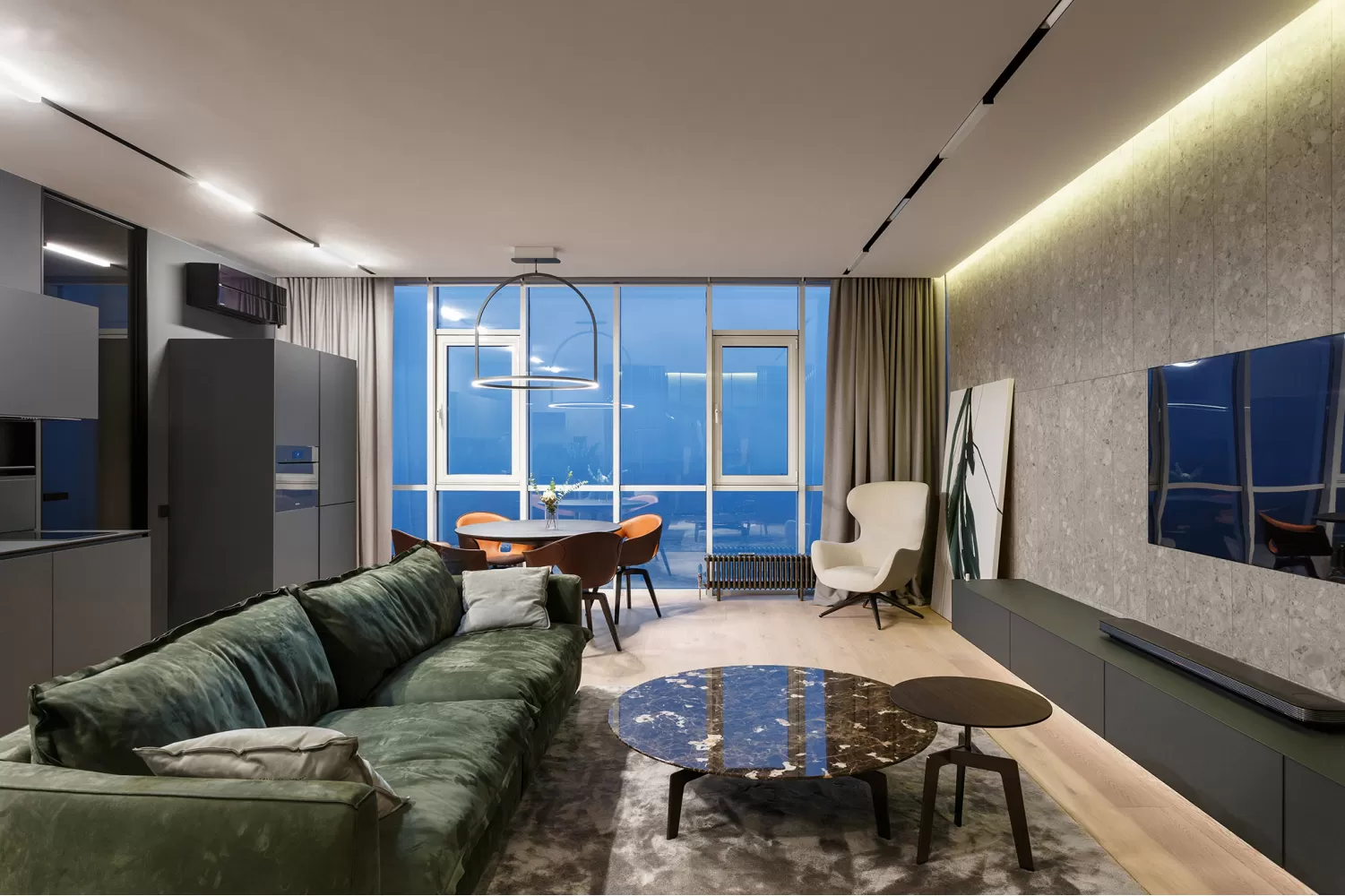 Гостиная с обеденной зоной в дизайн-проекте квартиры-студии Timeless — 62м.кв. — Svoya