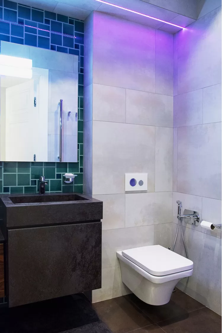 Дизайн санузла с  в современном стиле с элементами бирюзы