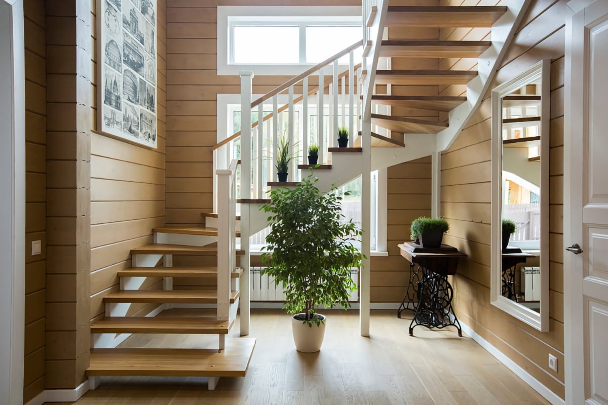 Дизайн приватного будинку з сходами