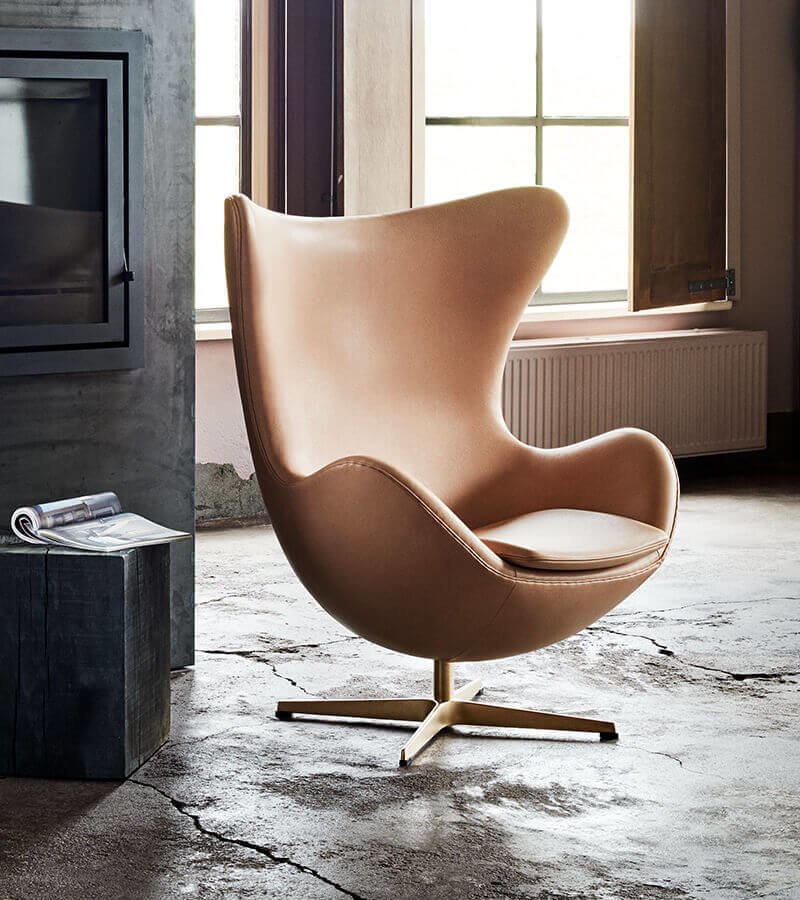 Новый цвет в старой форме – незабываемые кресла Egg