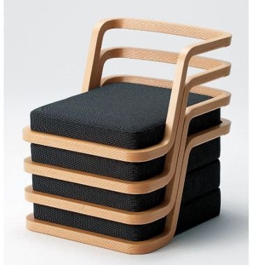 «Безногие» стулья – это аутентичный, нетривиальный и стильный элемент японского интерьера.