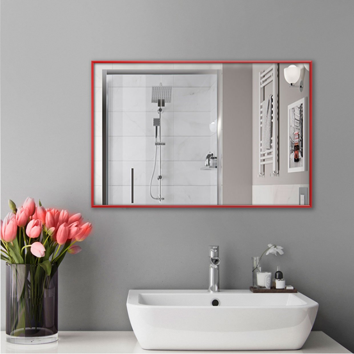 Настінне дзеркало для ванної кімнати в червоному кольорі.